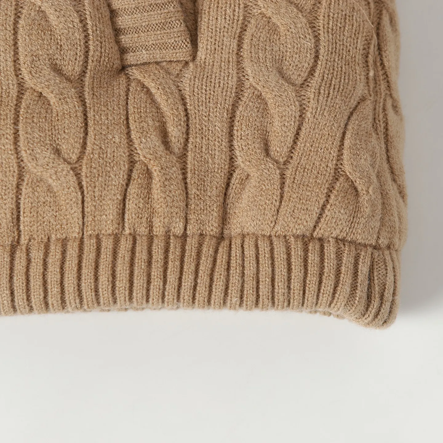 P1000 Women's】Ralph/Ralph Lauren 25ss new hooded down jacket brings warmth within reach. 🧵 Combining classic cable knitting with warm down, it’s a textured choice. Warm winter colors, the answer to classics and style. ❄️ Needless to say, the texture speaks for itself. Rah Lauren cable down jacket defines winter style. Color Black Khaki Size s m L xL